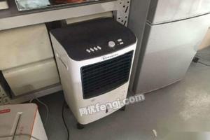 辦公與美妝的雙重升級(jí) 二手辦公設(shè)備家具與化妝品選購(gòu)指南